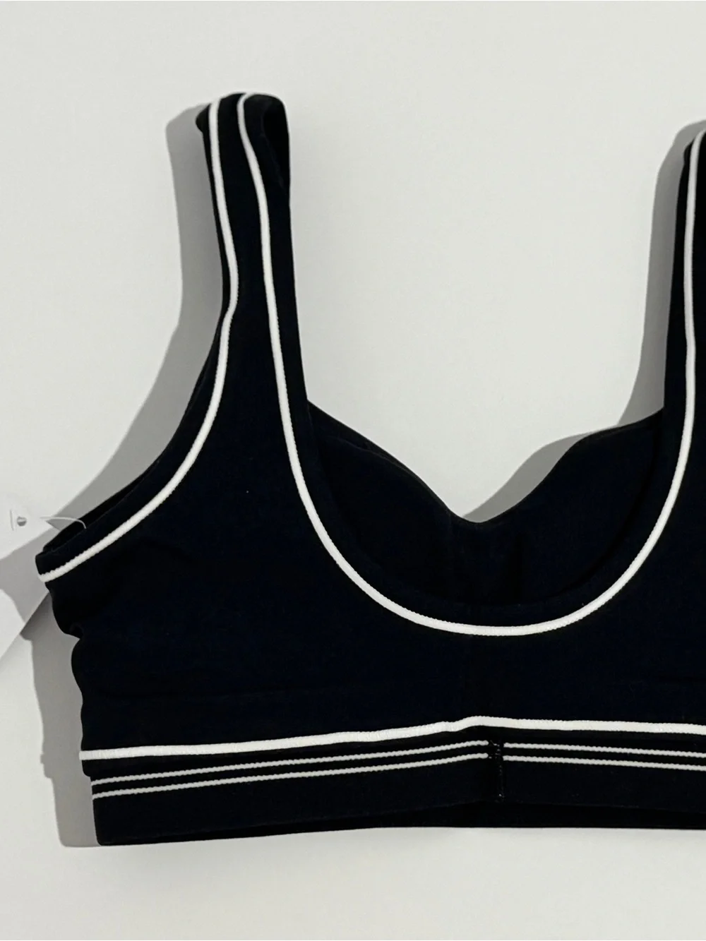 ALO Yoga Airbrush Heart Throb Bra Black/White